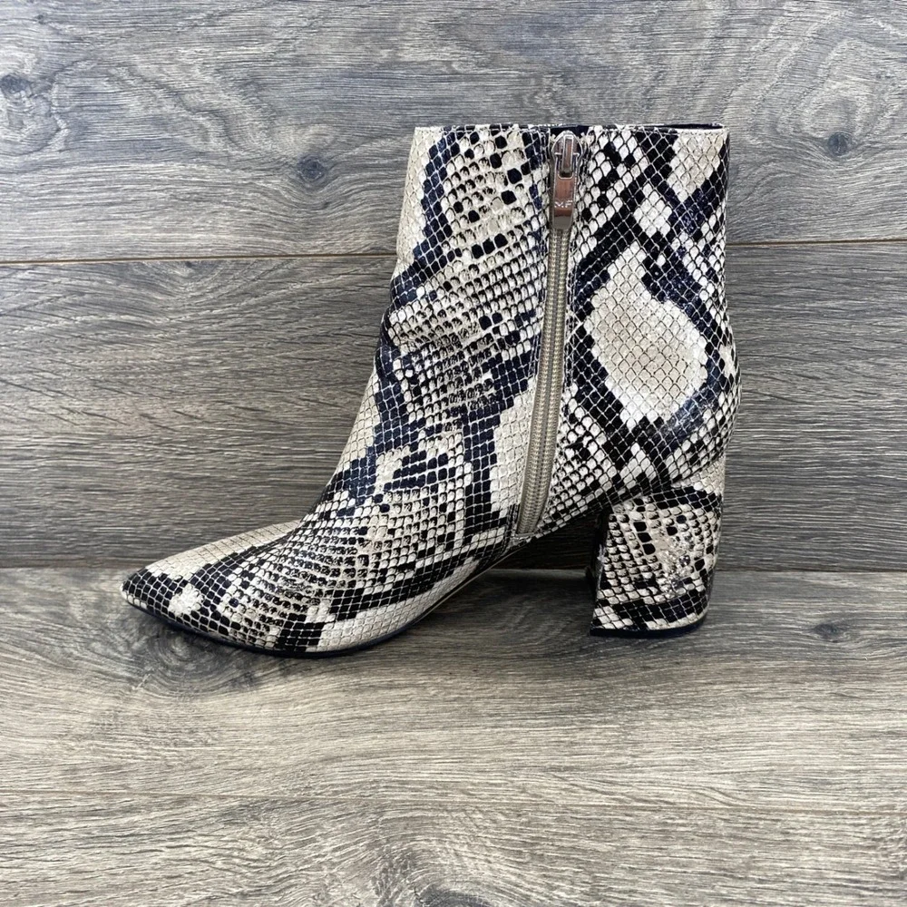 Marc Fisher Retire 2 Ankle Boots Womens 8.5M Snakeskin Pointed Toe Block Heel
